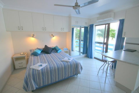 Coral Point Lodge - St Kilda Accommodation 1