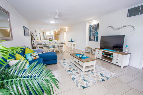 Coral Sands - St Kilda Accommodation 0
