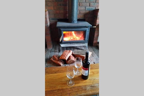 Cosy Cottage Valley Views - St Kilda Accommodation 0