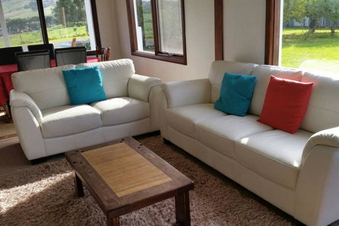 Cosy Cottage Valley Views - St Kilda Accommodation 1