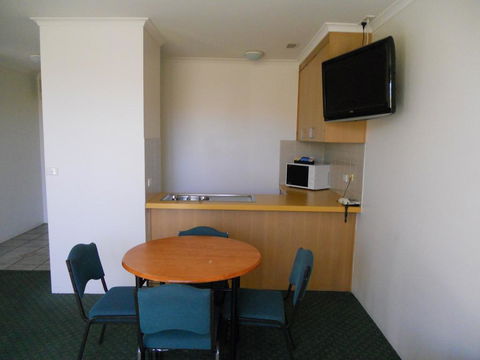 Cottonwood Motor Inn - St Kilda Accommodation 2
