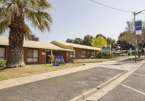 Country Roads Motor Inn - St Kilda Accommodation 0
