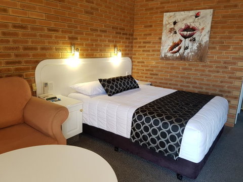 Cousins Motor Inn - St Kilda Accommodation 3