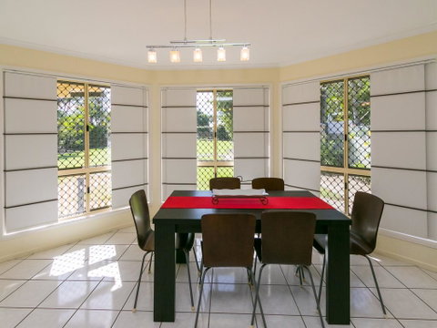 Cozy Family Holiday House - St Kilda Accommodation 2