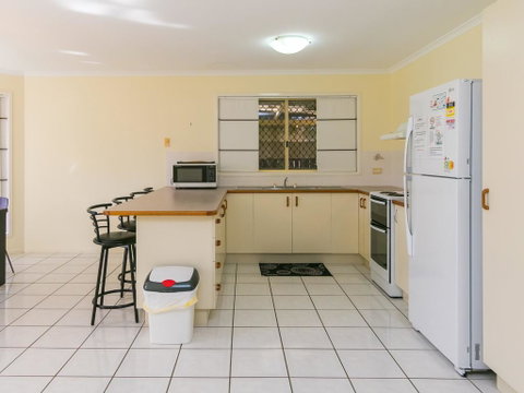Cozy Family Holiday House - St Kilda Accommodation 3