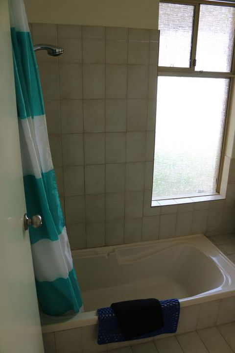 Cozy Stay @ Purser Cove Near University, Hospital & Transport - St Kilda Accommodation 1