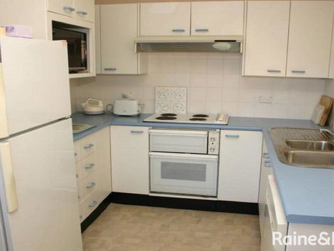 Cumbernauld #9 - 9/12 Terrigal Esp - St Kilda Accommodation 2