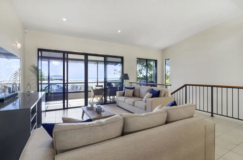 Currumbin Beachside Holiday Home - St Kilda Accommodation 2