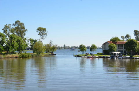 Cypress Townhouse 17 - Mulwala - St Kilda Accommodation 0