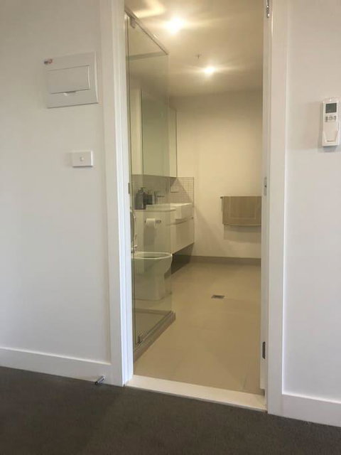 Deakin 2Bed 2Bath And Free Parking - St Kilda Accommodation 3
