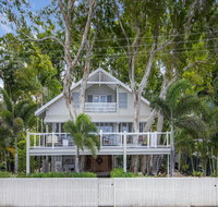 Decked Out By The Sea - St Kilda Accommodation