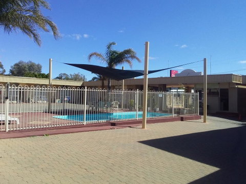 Desert Sand Motor Inn - St Kilda Accommodation 2