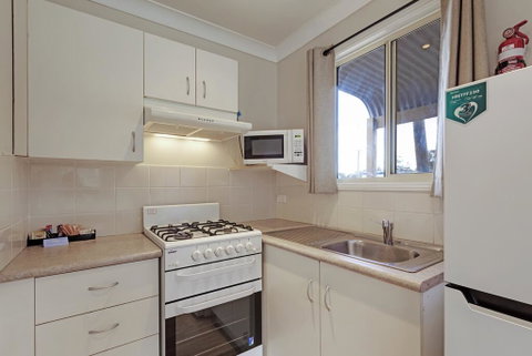 Discovery Parks - Gerroa - St Kilda Accommodation 1