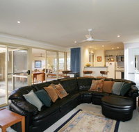 Dolphin 3 Bedroom House by Shoalwater Executive Homes - St Kilda Accommodation