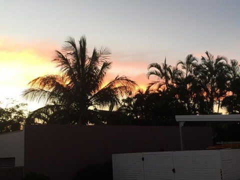 Econo Lodge Beachside - St Kilda Accommodation 2