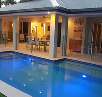 Eden Trinity Beach Lagoon Front House - St Kilda Accommodation