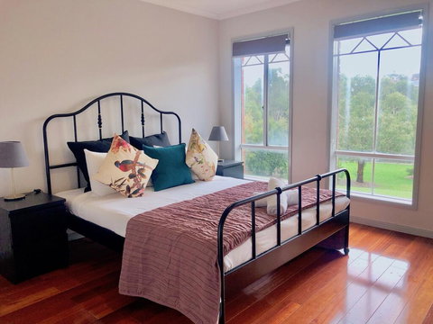 Elegant Glen House 4B5B ParkFront - St Kilda Accommodation 1