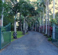Emerald Tropical Palms B  B - St Kilda Accommodation