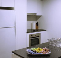Executively Styled 2 Bed 2 Bath Perfect Location - St Kilda Accommodation