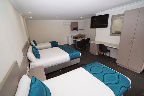Exies Bagtown - St Kilda Accommodation 0