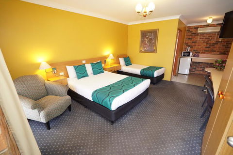 Exies Bagtown - St Kilda Accommodation 2