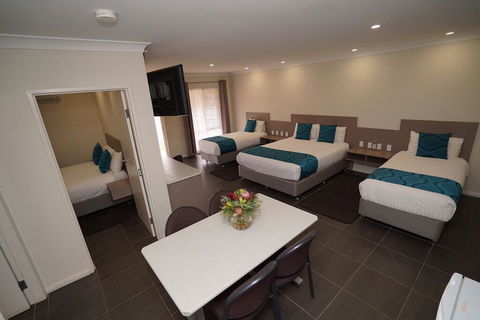 Exies Bagtown - St Kilda Accommodation 1