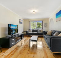 Family Getaway - Walk to Bay Beach - St Kilda Accommodation