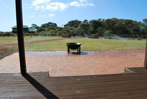 Farm Lane Retreat - St Kilda Accommodation 3