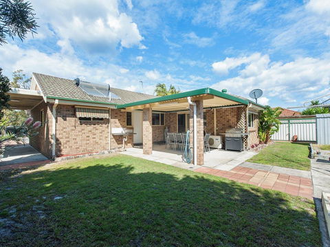 Fingal Waves @ Fingal Bay NSW - St Kilda Accommodation 0