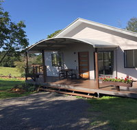 Flame Tree Chalet - St Kilda Accommodation