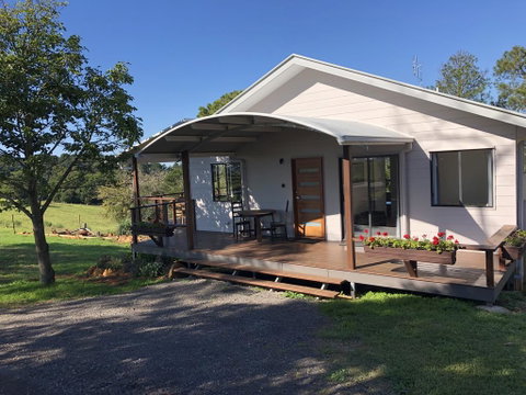 Flame Tree Chalet - St Kilda Accommodation 0