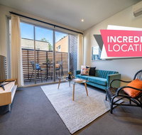 Floral on Frew - Heart of the CBD - Wifi - Netflix - St Kilda Accommodation