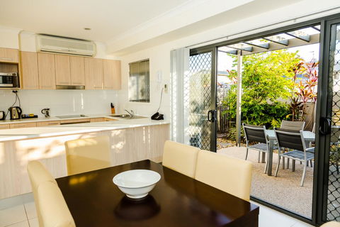 Gladstone Heights Executive Apartments - St Kilda Accommodation 2