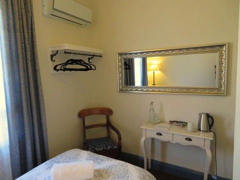 Glenella Guesthouse - St Kilda Accommodation 3