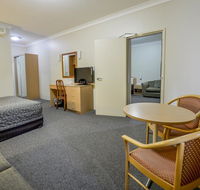 Golden Guitar Motor Inn - St Kilda Accommodation