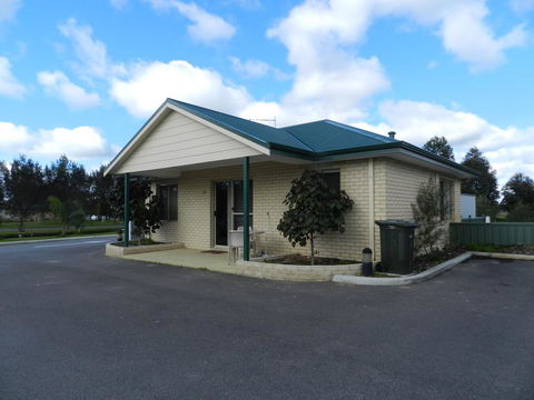 Golden Ponds - St Kilda Accommodation 2
