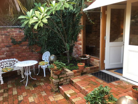Gorgeous Studio 2 Minutes From The Heart Of Subiaco - St Kilda Accommodation 0