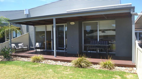 Grange Water View Yarrawonga - St Kilda Accommodation 3
