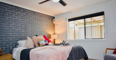 Grey Brick Apartment - St Kilda Accommodation 0