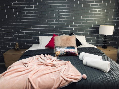 Grey Brick Apartment - St Kilda Accommodation 1
