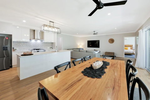 Hamptons @ The Point - St Kilda Accommodation 0