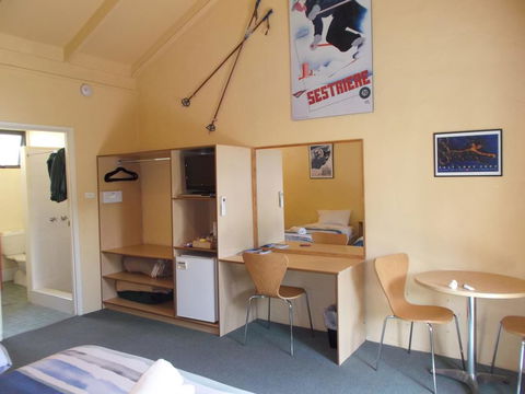 Harrietville Hotel Motel - St Kilda Accommodation 1