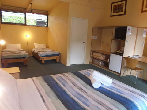 Harrietville Hotel Motel - St Kilda Accommodation 2
