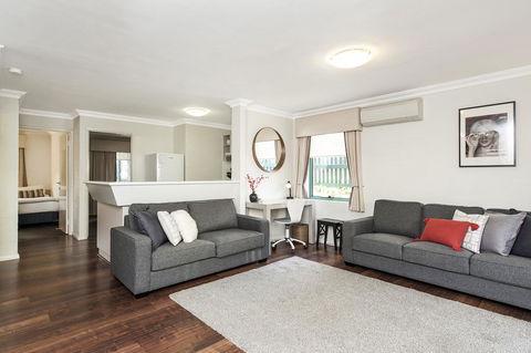 Hay St - Subi - St Kilda Accommodation 2