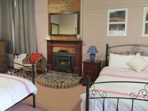 Henry's Cottage - St Kilda Accommodation 3