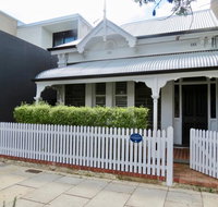 Heritage Luxury 3BR Cottage on Halifax - St Kilda Accommodation