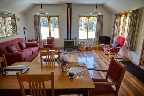 Herons Rise Vineyard Accommodation - St Kilda Accommodation 2