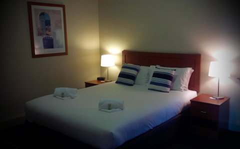 Highlands Hotel - St Kilda Accommodation 3