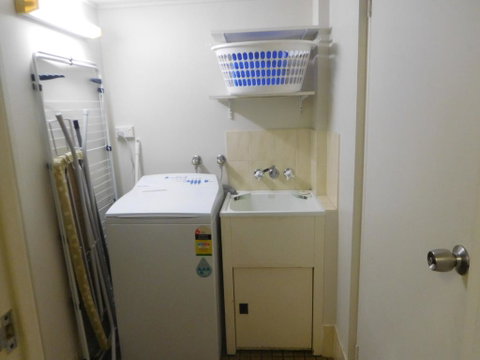 Holiday Apartment On The Esplanade - St Kilda Accommodation 2