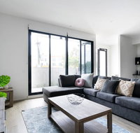 HOLIDAY HOME 3BR TOWNHOUSE with WIFI NEAR HIGHPOINT - St Kilda Accommodation
